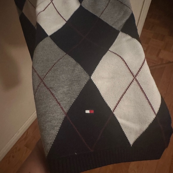 Tommy Hilfiger scarf new - Picture 2 of 3